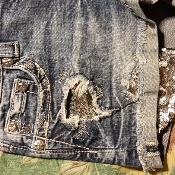 Miss Me Embellished silver shorts size 28 - Picture 5 of 10